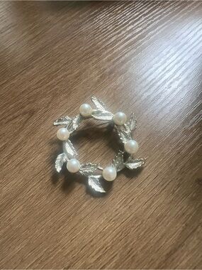 Silver Faux Pearl Wreath Brooch